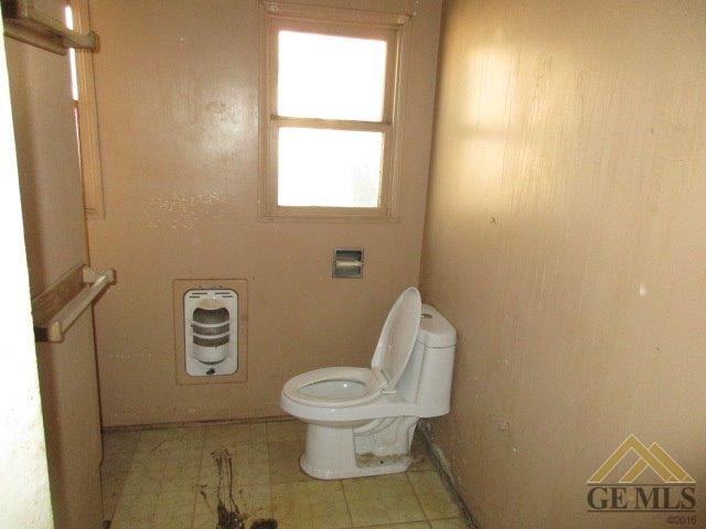 706 Pierce St, Taft, CA 93268 photo 14