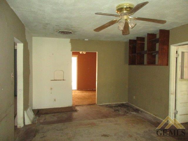 706 Pierce St, Taft, CA 93268 photo 11