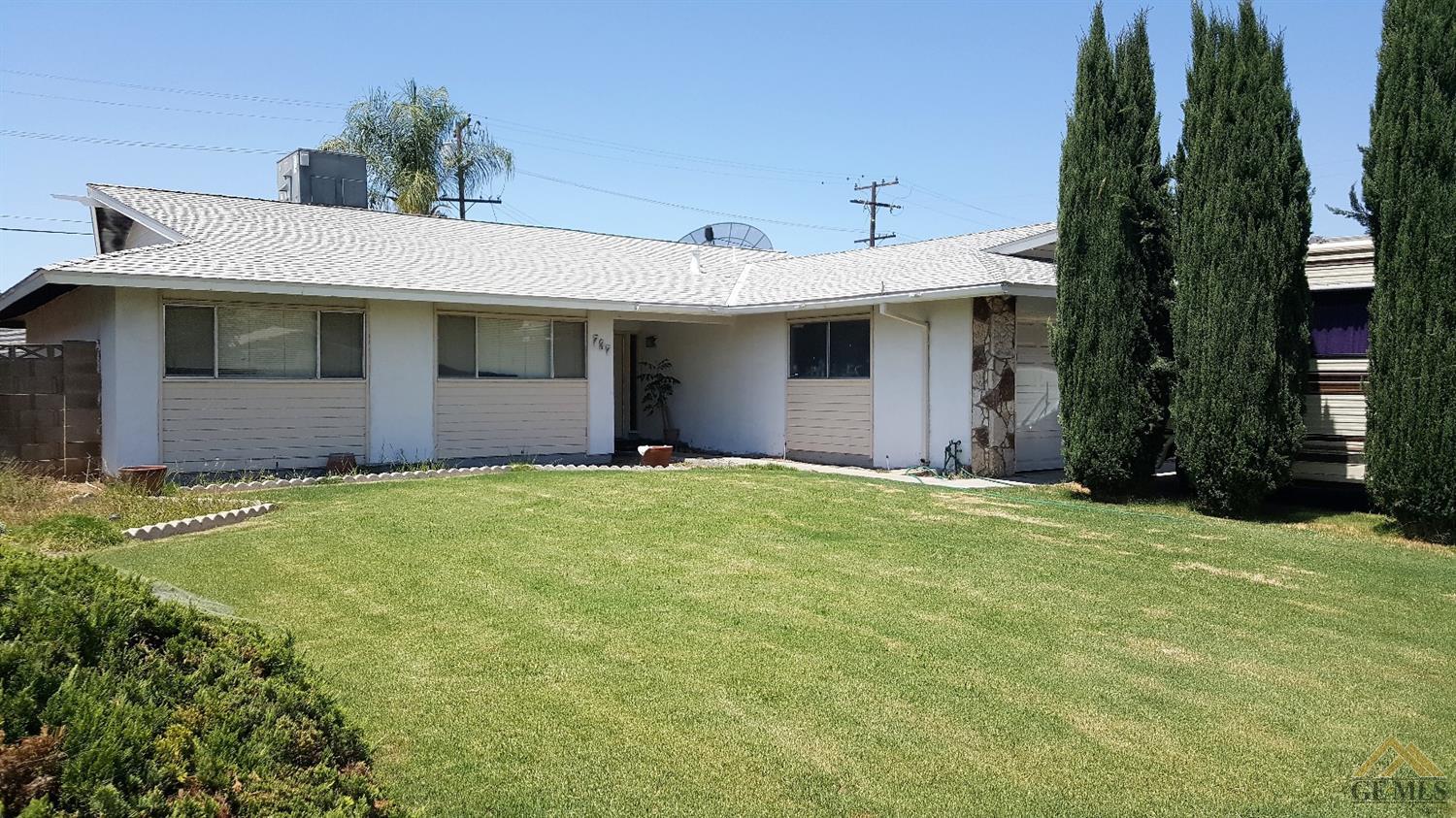 737 Union St, Delano, CA 93215 photo 1