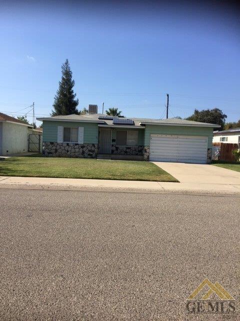 335 Walnut St, Shafter, CA 93263 photo 1