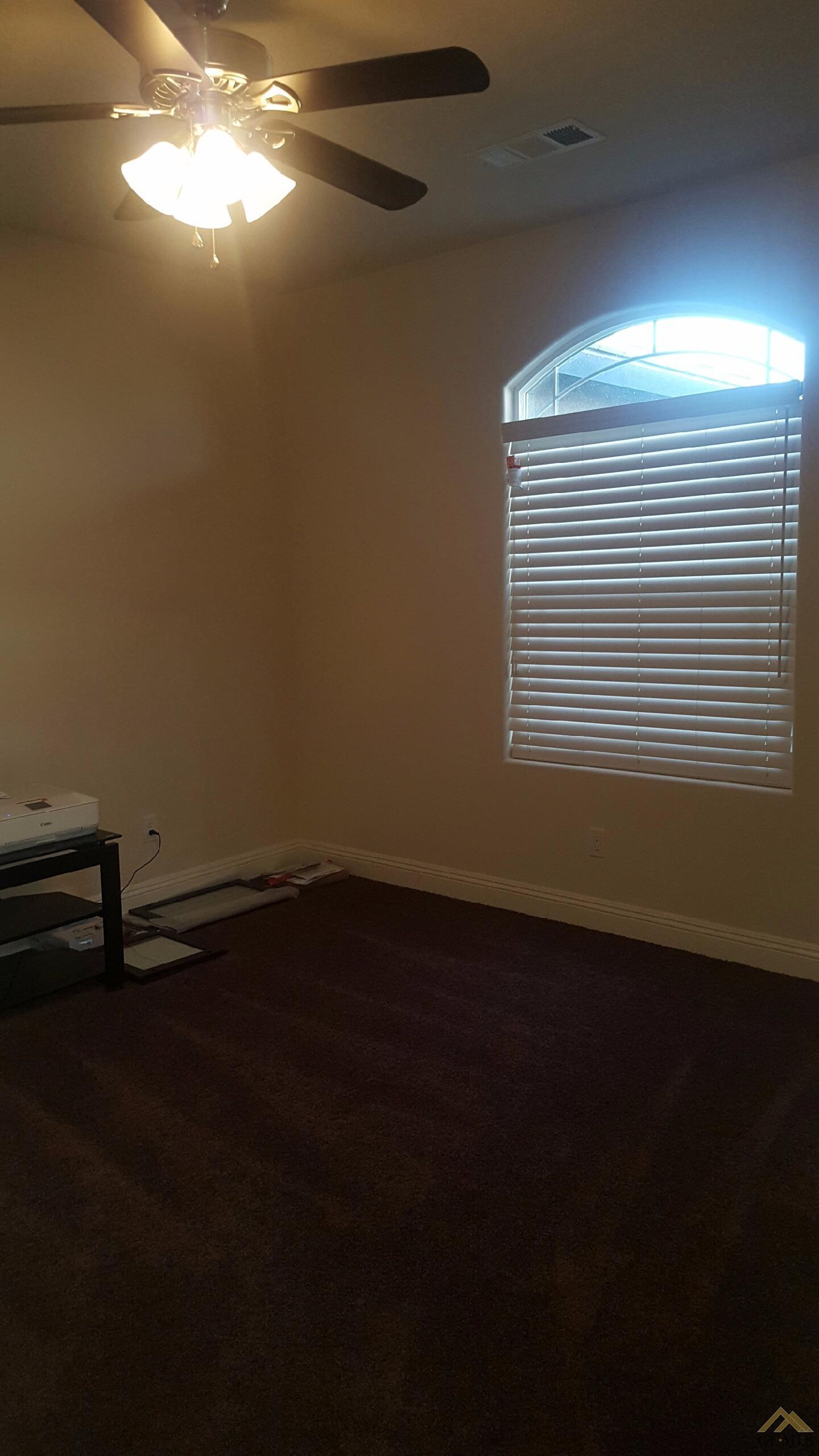 517 Padre Dr, Shafter, CA 93263 photo 9