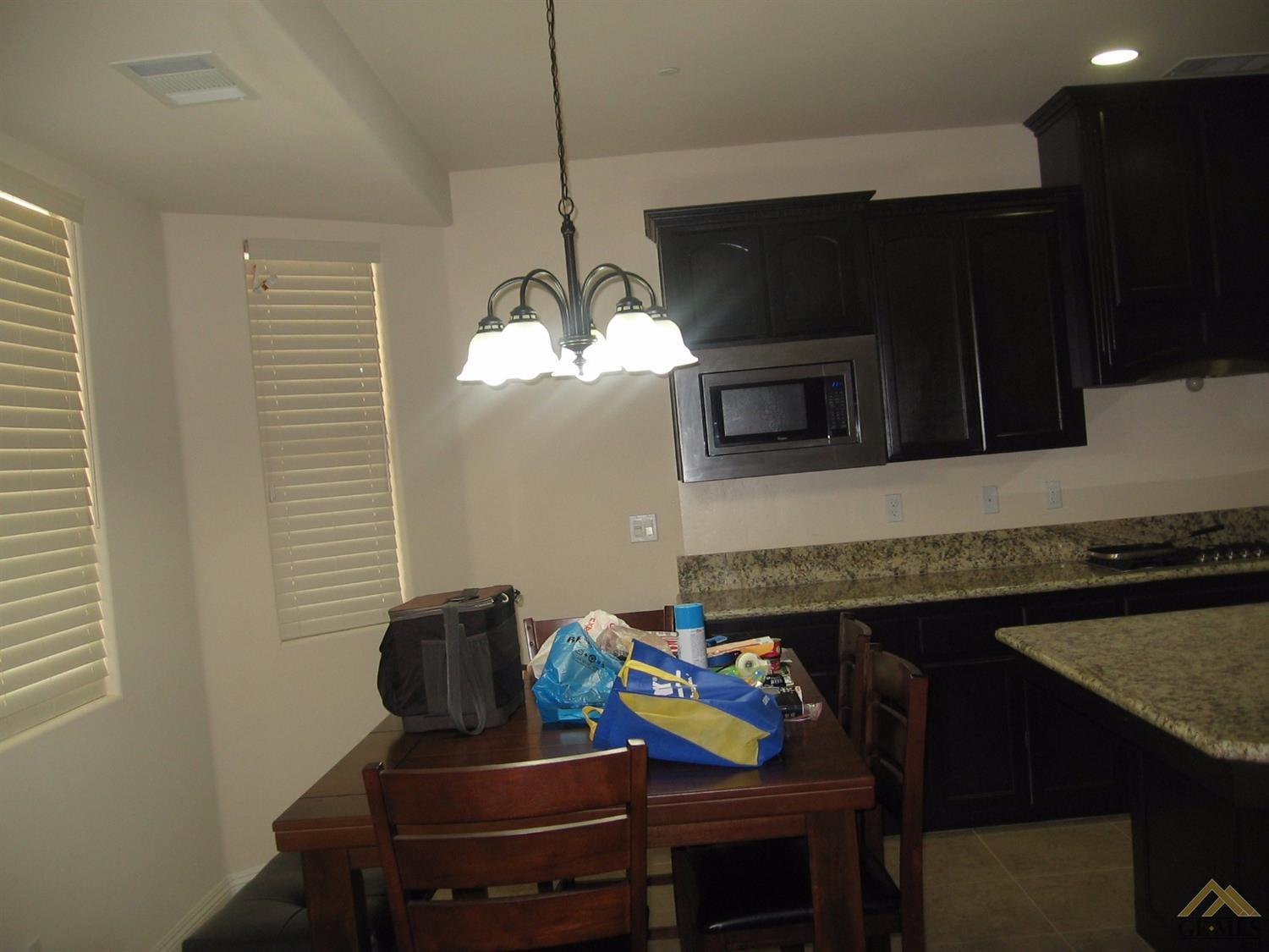 517 Padre Dr, Shafter, CA 93263 photo 7