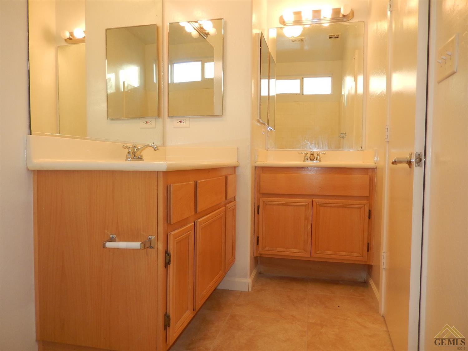 1400 Chico Ct, Arvin, CA 93203 photo 9