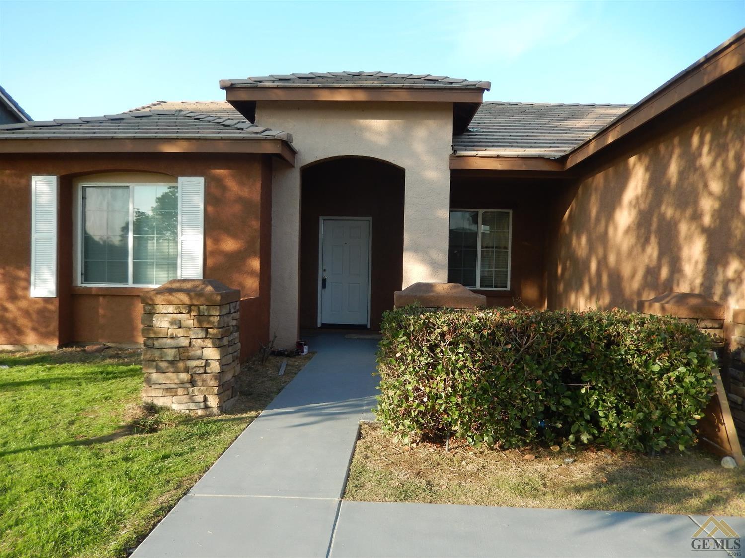 1400 Chico Ct, Arvin, CA 93203 photo 1