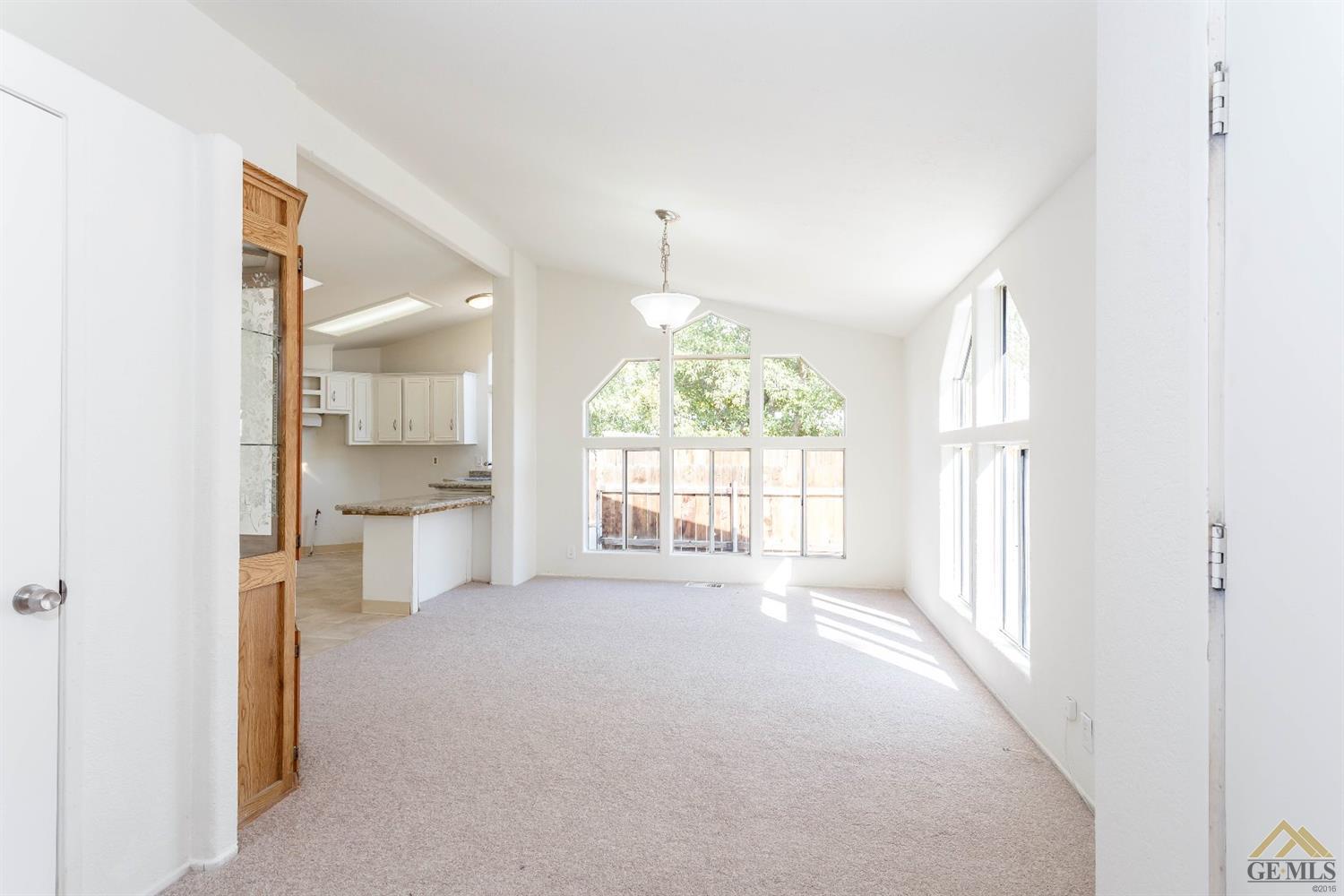 27548 Maple St, Taft, CA 93268 photo 3
