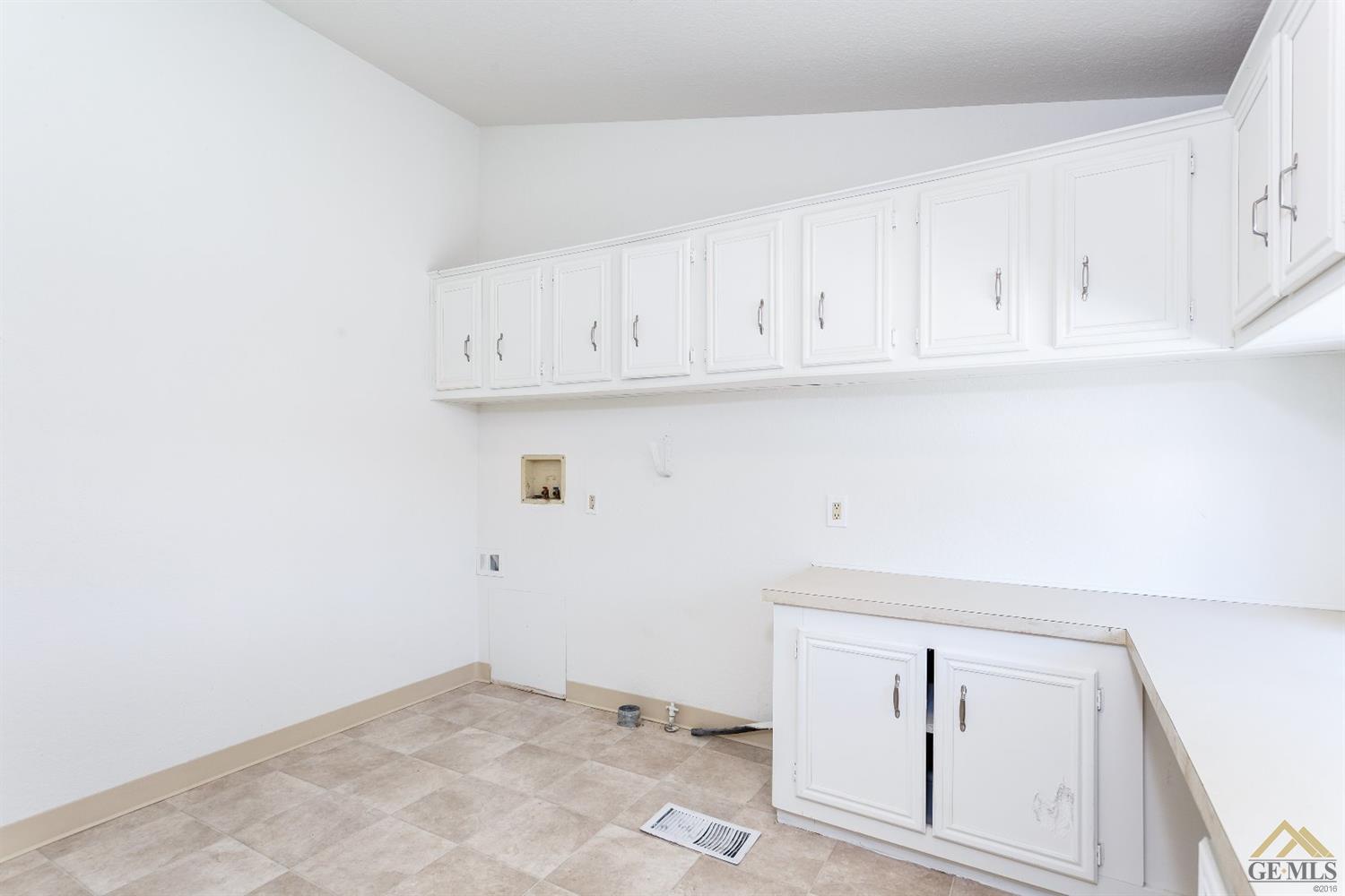 27548 Maple St, Taft, CA 93268 photo 18