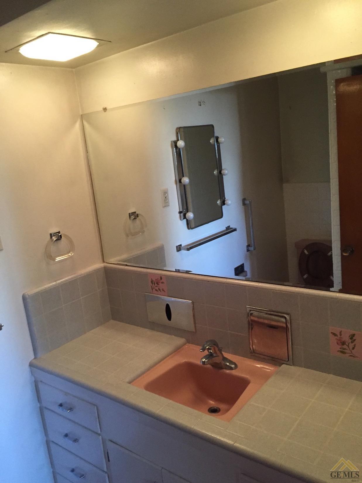 301 E San Emidio St, Taft, CA 93268 photo 25