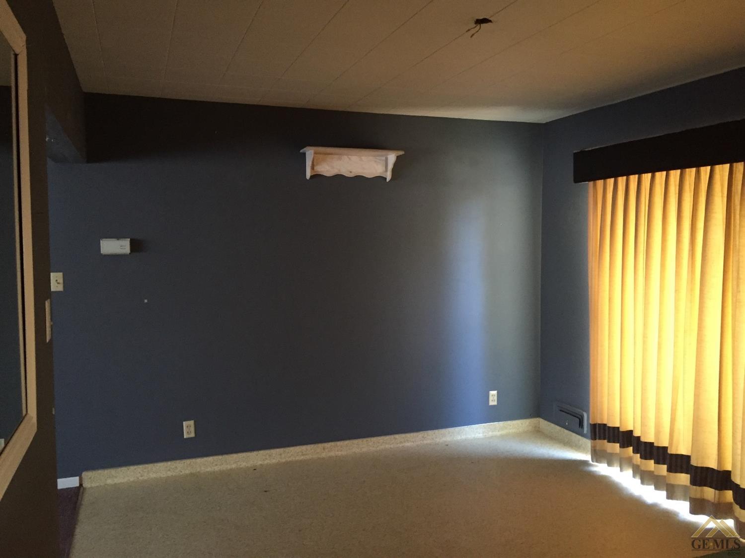 301 E San Emidio St, Taft, CA 93268 photo 8