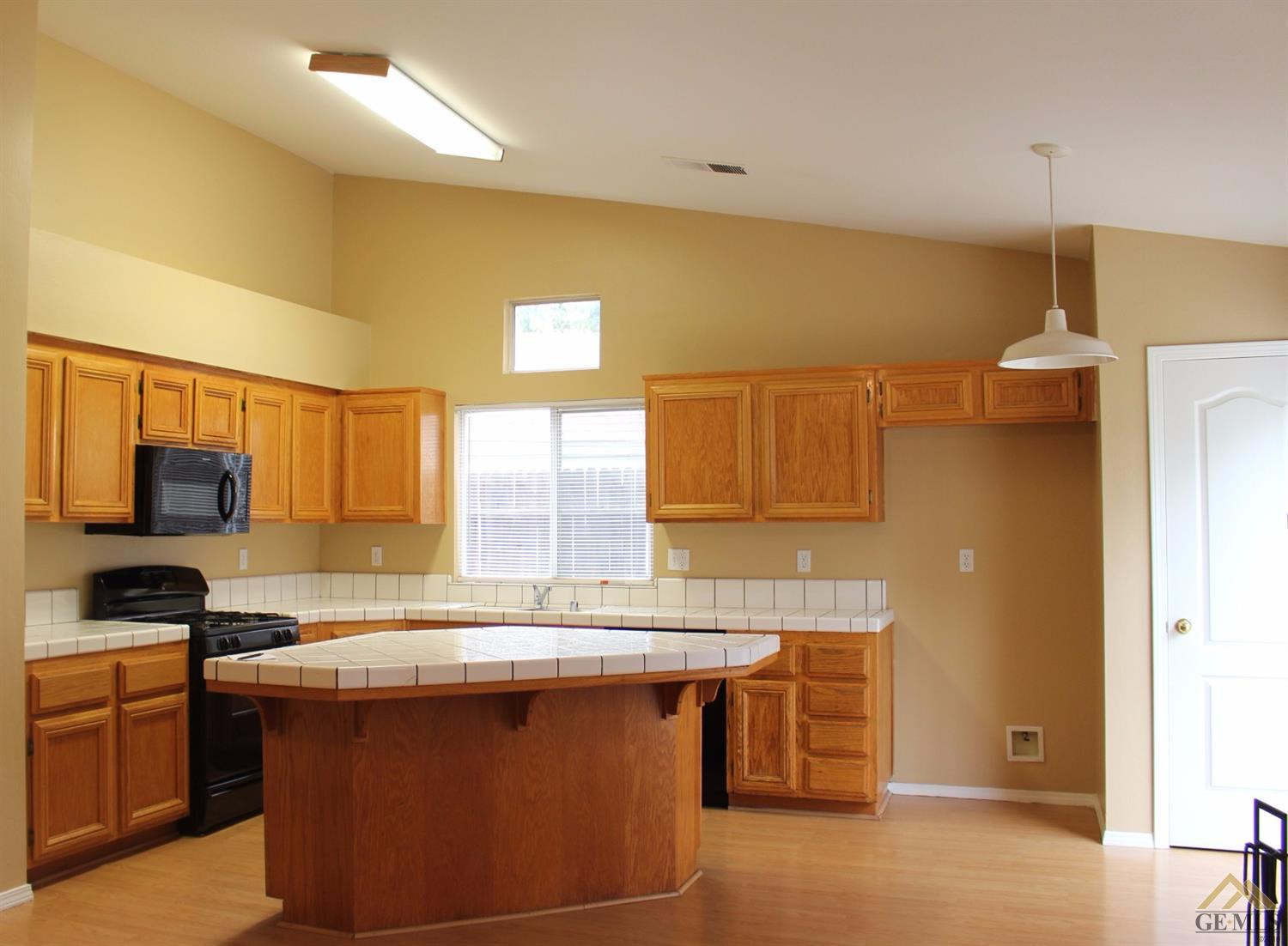 8606 Tekoa Ct, Bakersfield, CA 93312 photo 5