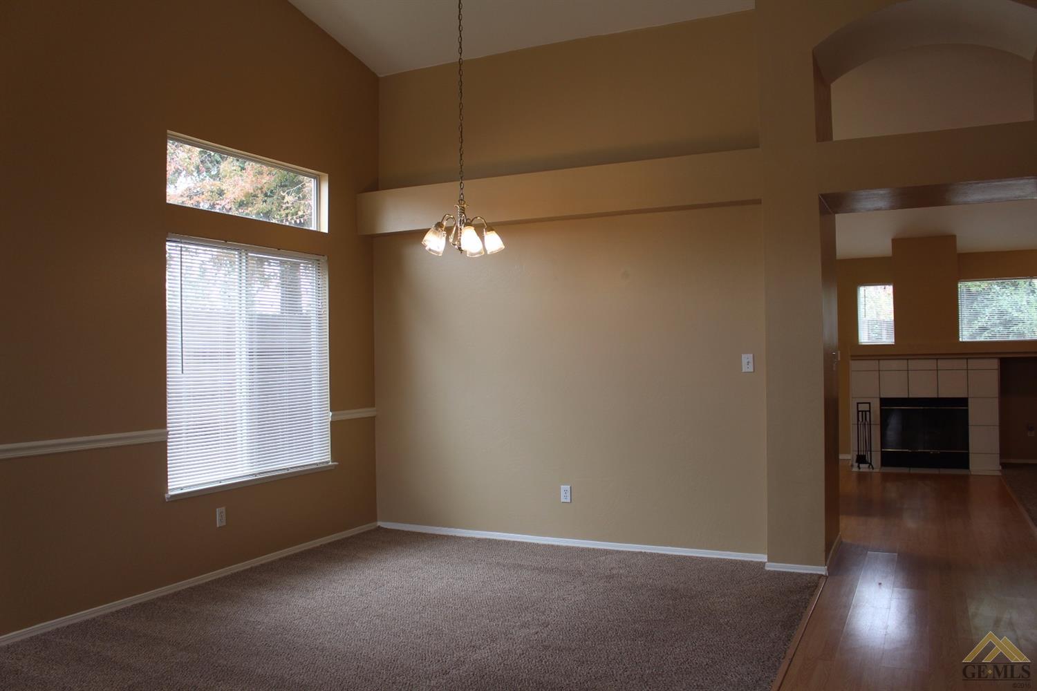 8606 Tekoa Ct, Bakersfield, CA 93312 photo 2