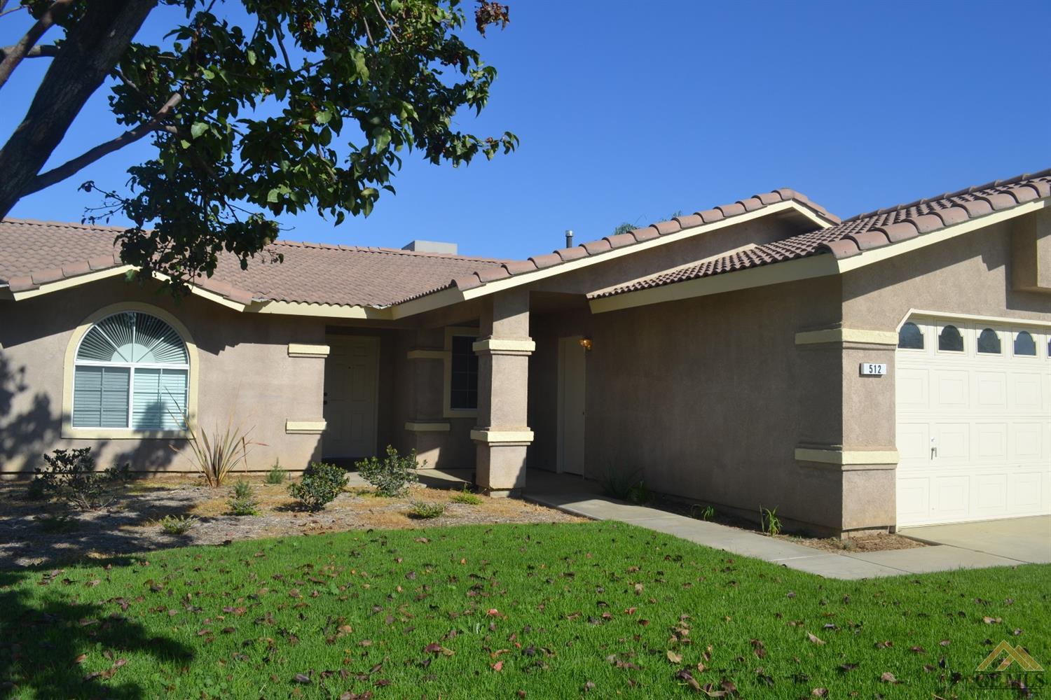 512 Peace St, Arvin, CA 93203 photo 2