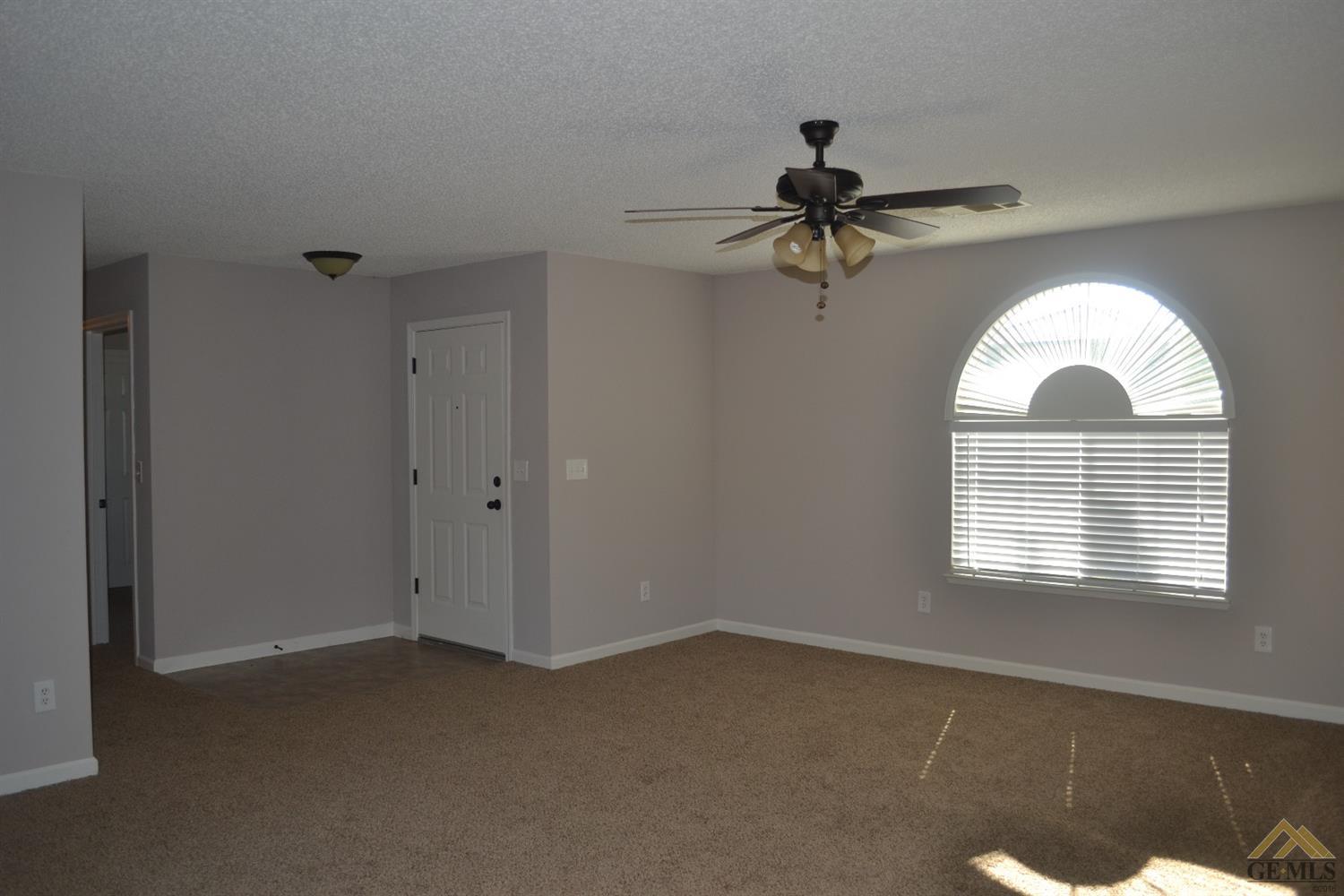 512 Peace St, Arvin, CA 93203 photo 6