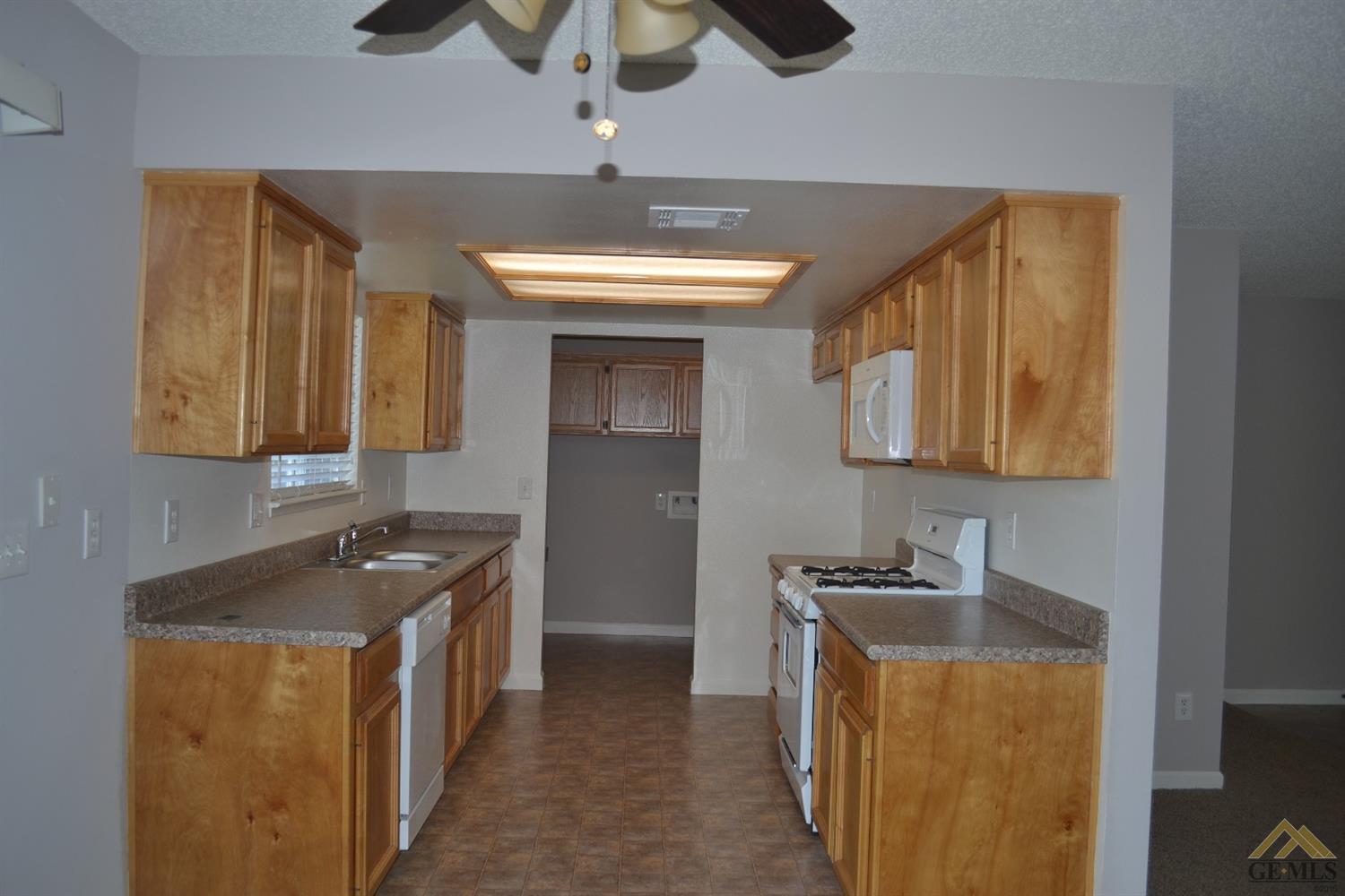 512 Peace St, Arvin, CA 93203 photo 9