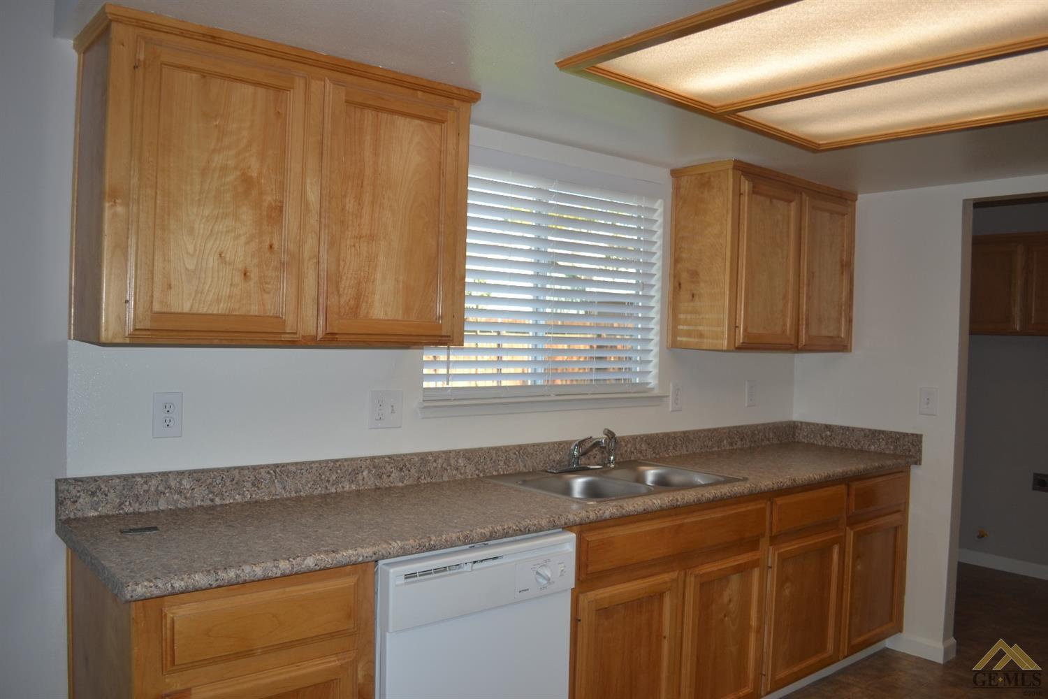512 Peace St, Arvin, CA 93203 photo 10