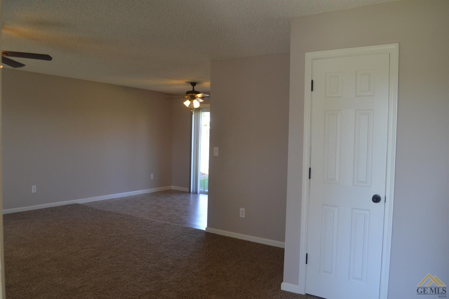 512 Peace St, Arvin, CA 93203 photo 5