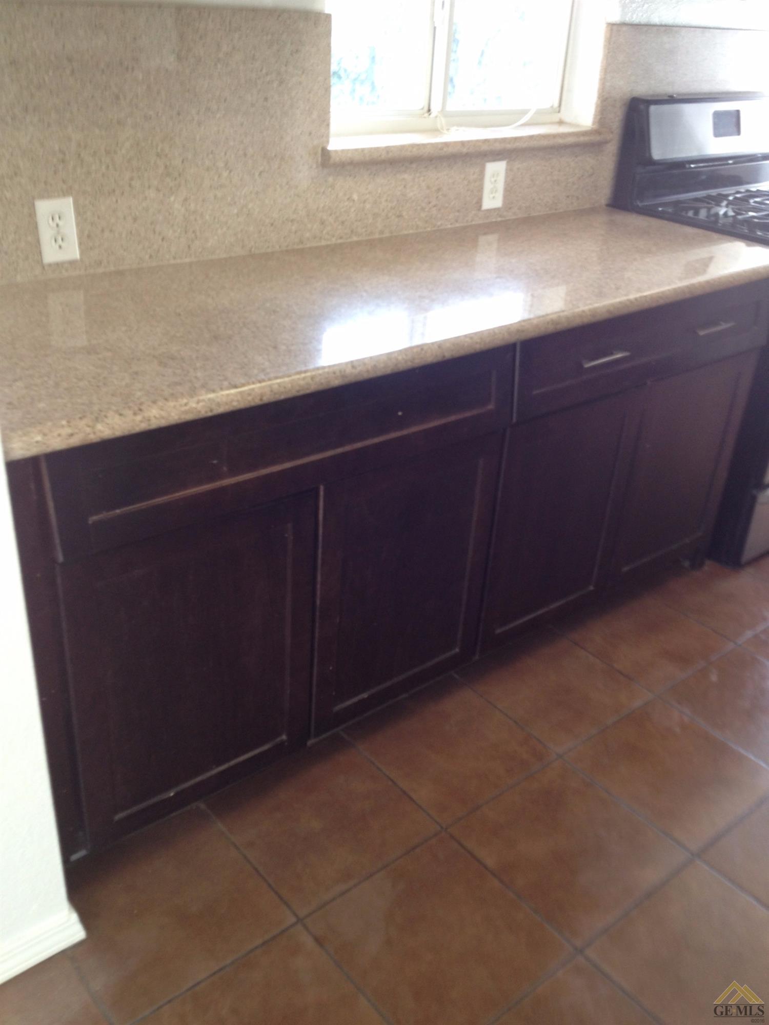 3107 Berkeley St, Bakersfield, CA 93305 photo 5