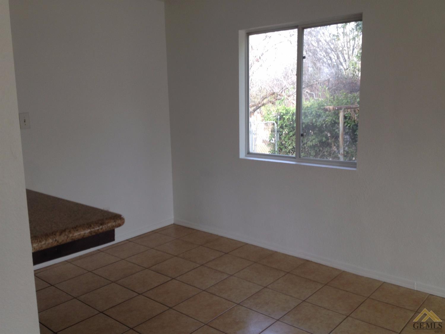 3107 Berkeley St, Bakersfield, CA 93305 photo 11