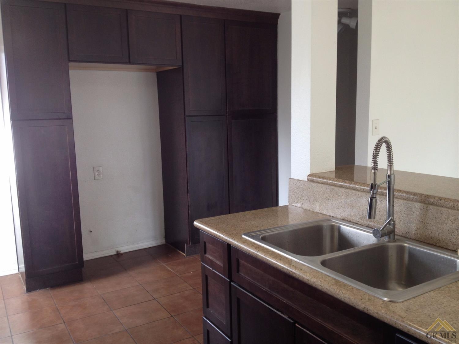 3107 Berkeley St, Bakersfield, CA 93305 photo 7