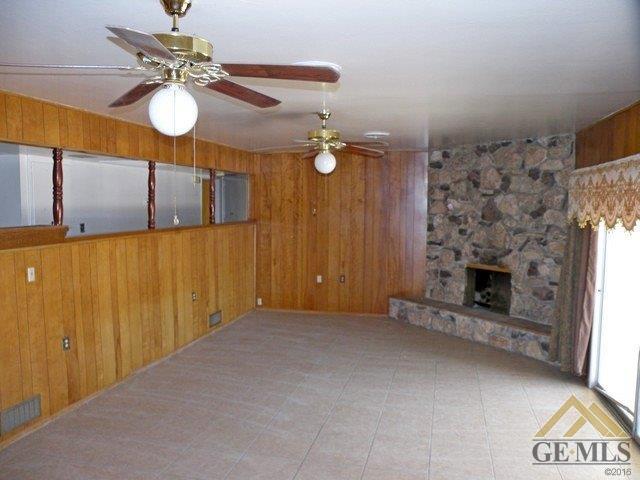 7609 Delight Ave, Lamont, CA 93241 photo 4