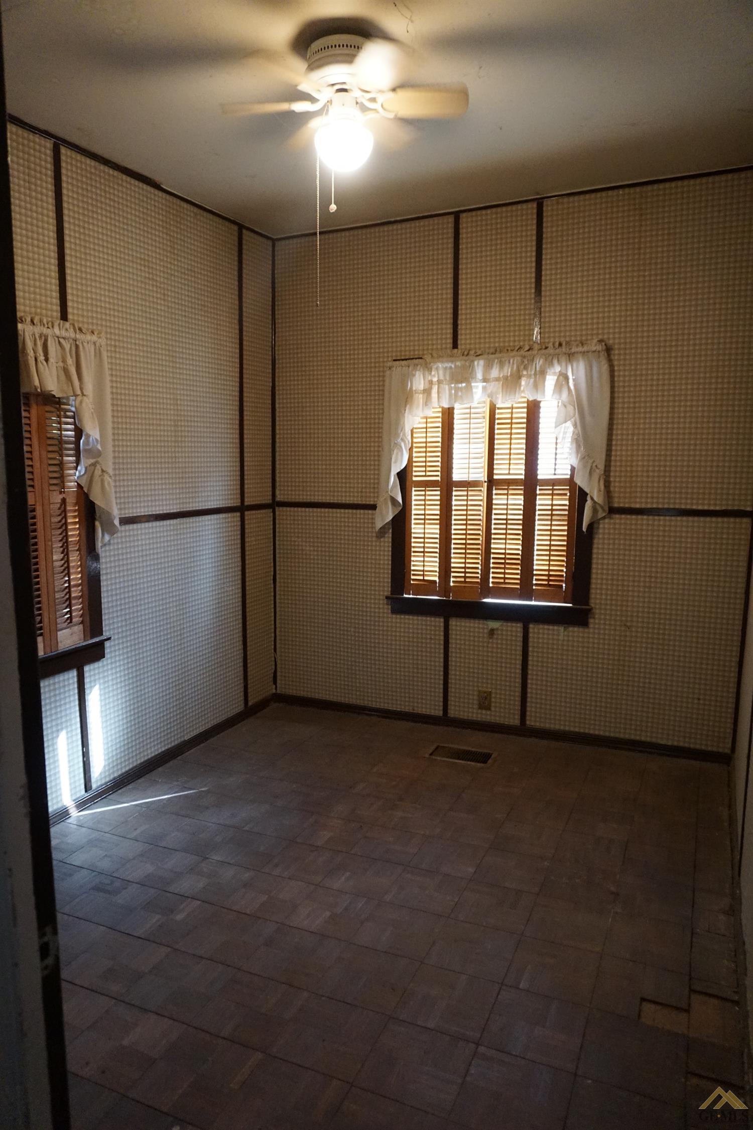 27579 Maple St, Taft, CA 93268 photo 9