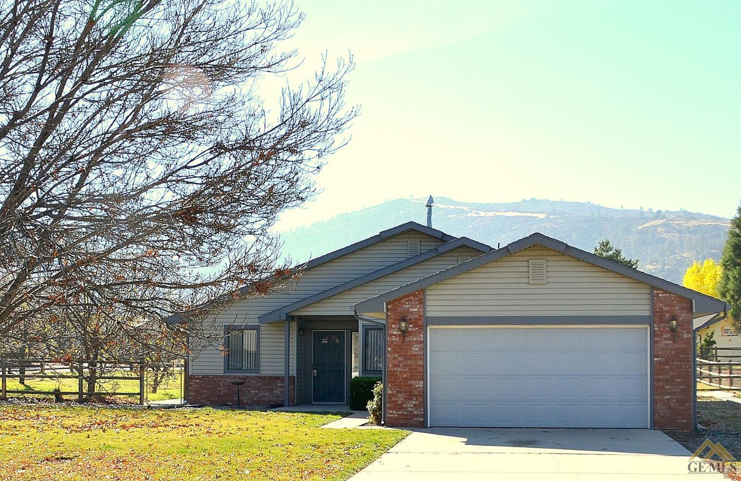 29910 Jamaica Dunes Dr, Tehachapi, CA 93561 photo 1