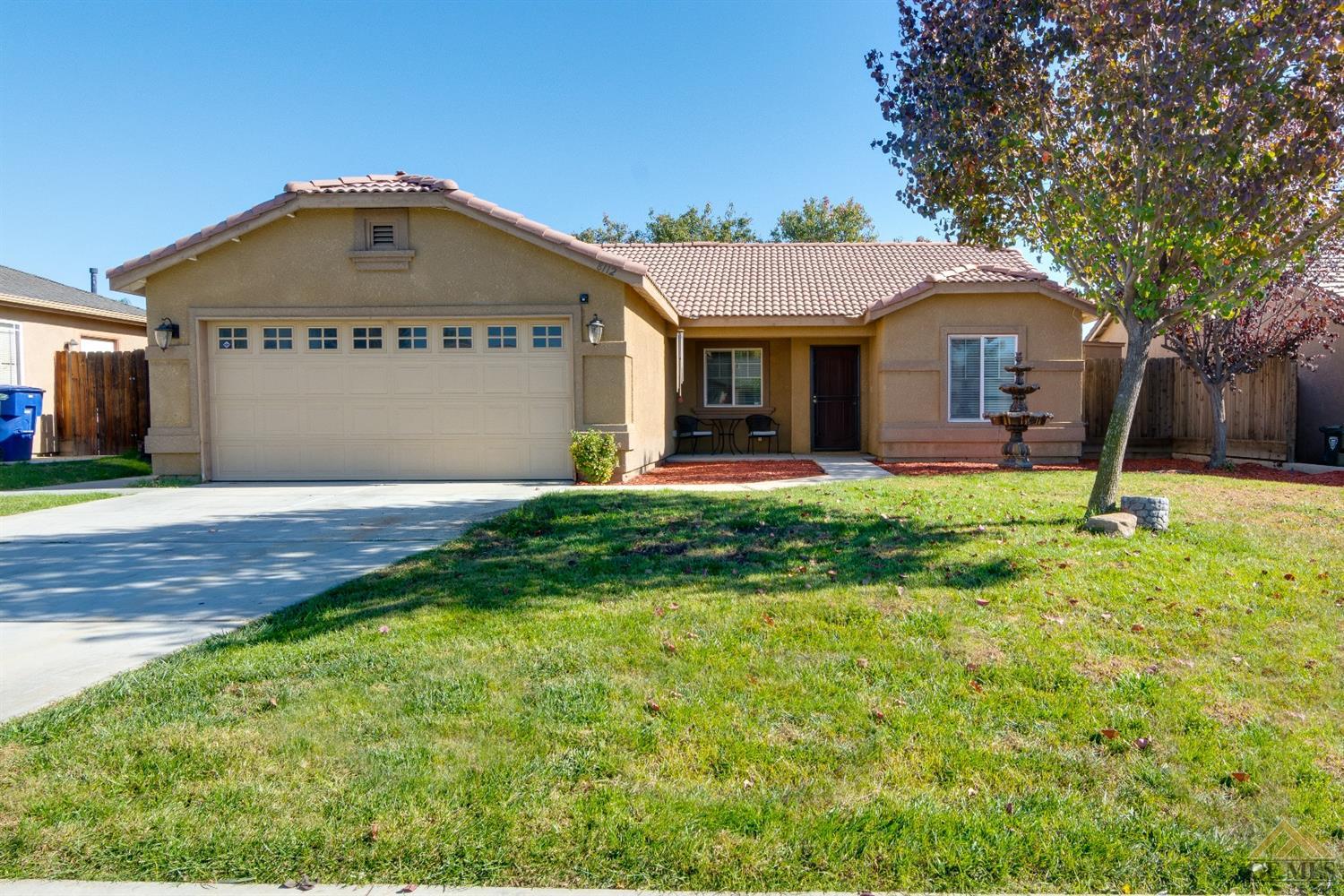 8112 Wolfpack Dr, Bakersfield, CA 93313 photo 2