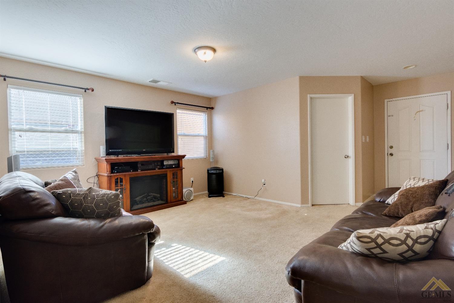 8112 Wolfpack Dr, Bakersfield, CA 93313 photo 5