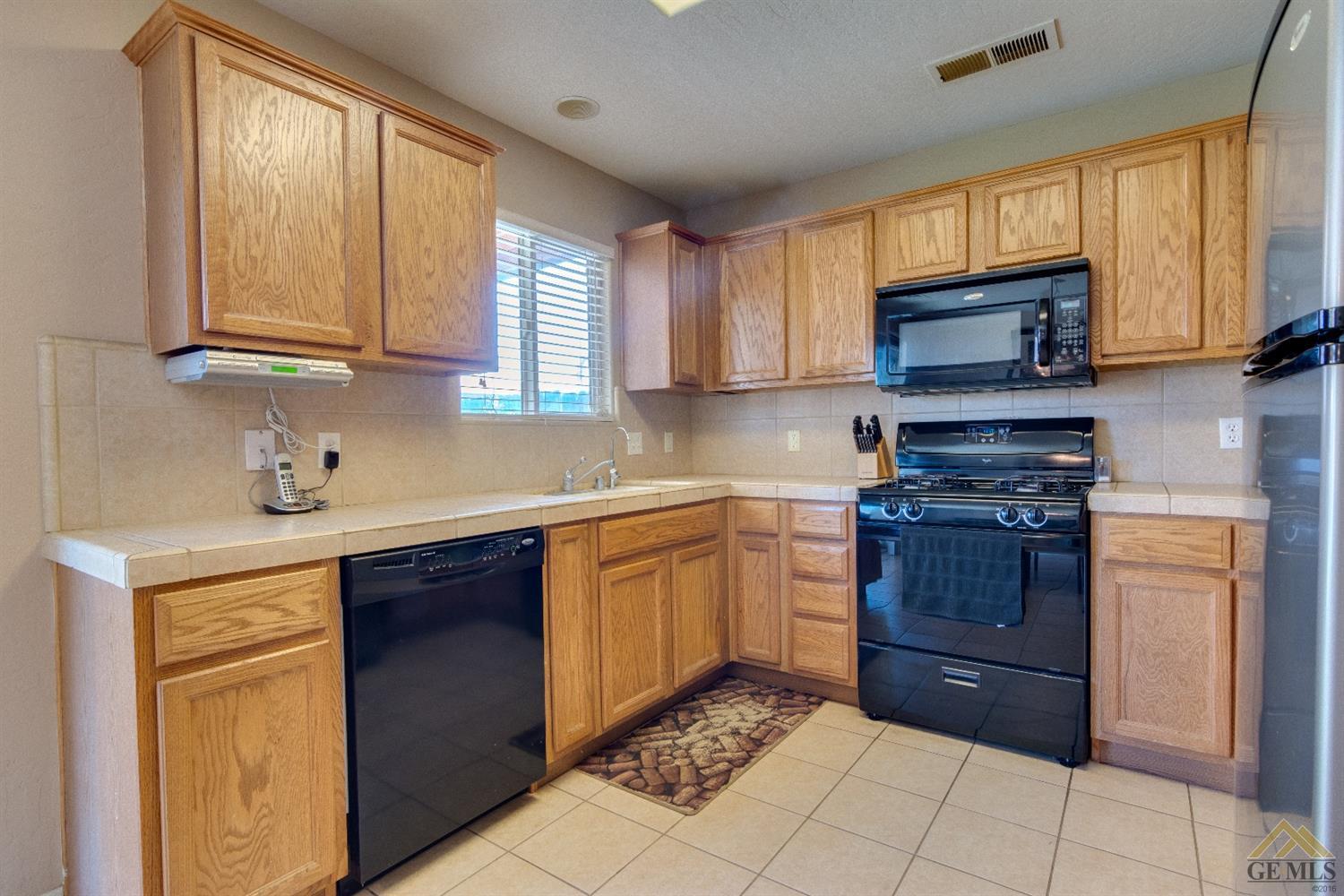 8112 Wolfpack Dr, Bakersfield, CA 93313 photo 9