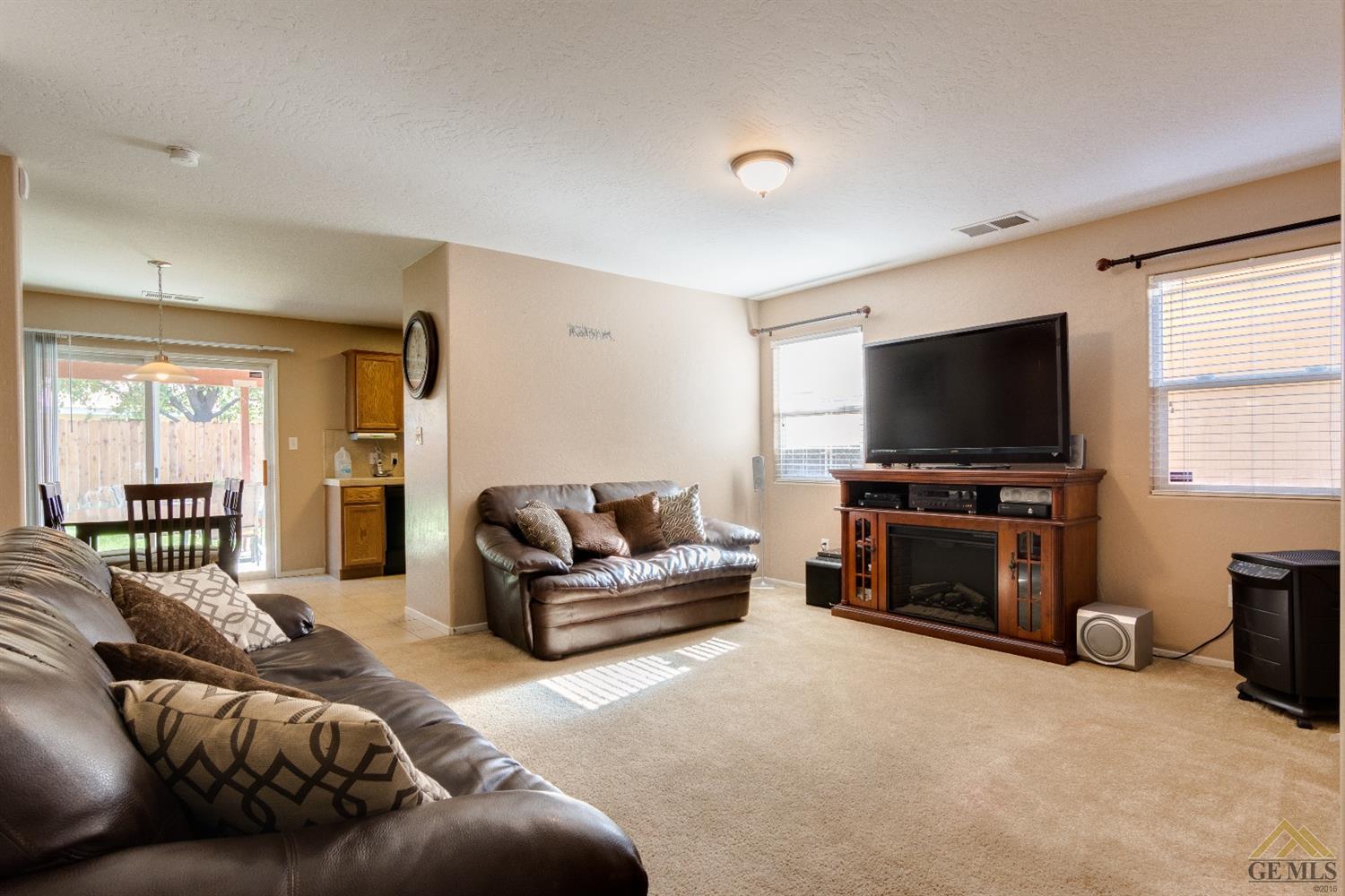 8112 Wolfpack Dr, Bakersfield, CA 93313 photo 4