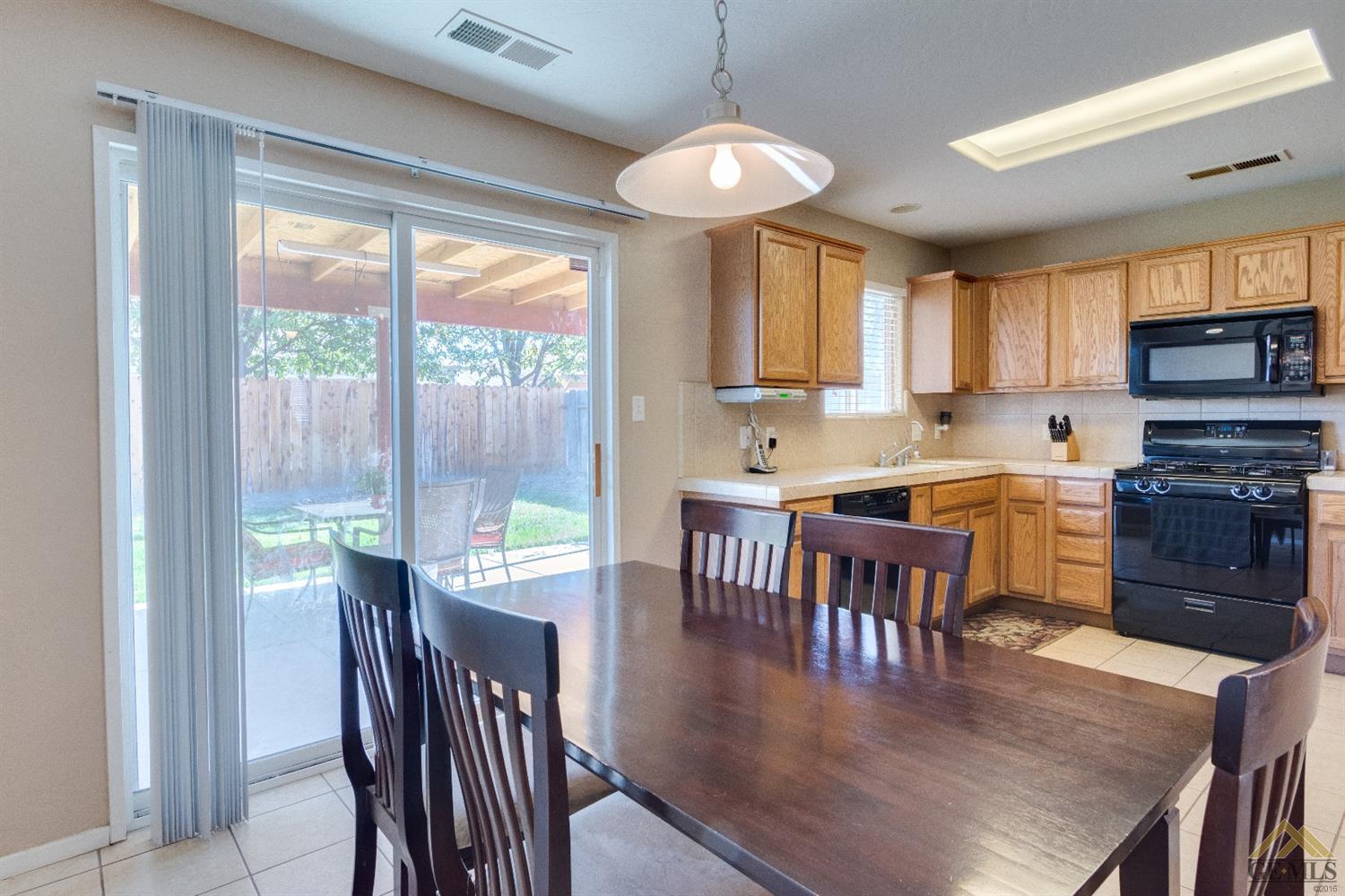 8112 Wolfpack Dr, Bakersfield, CA 93313 photo 8