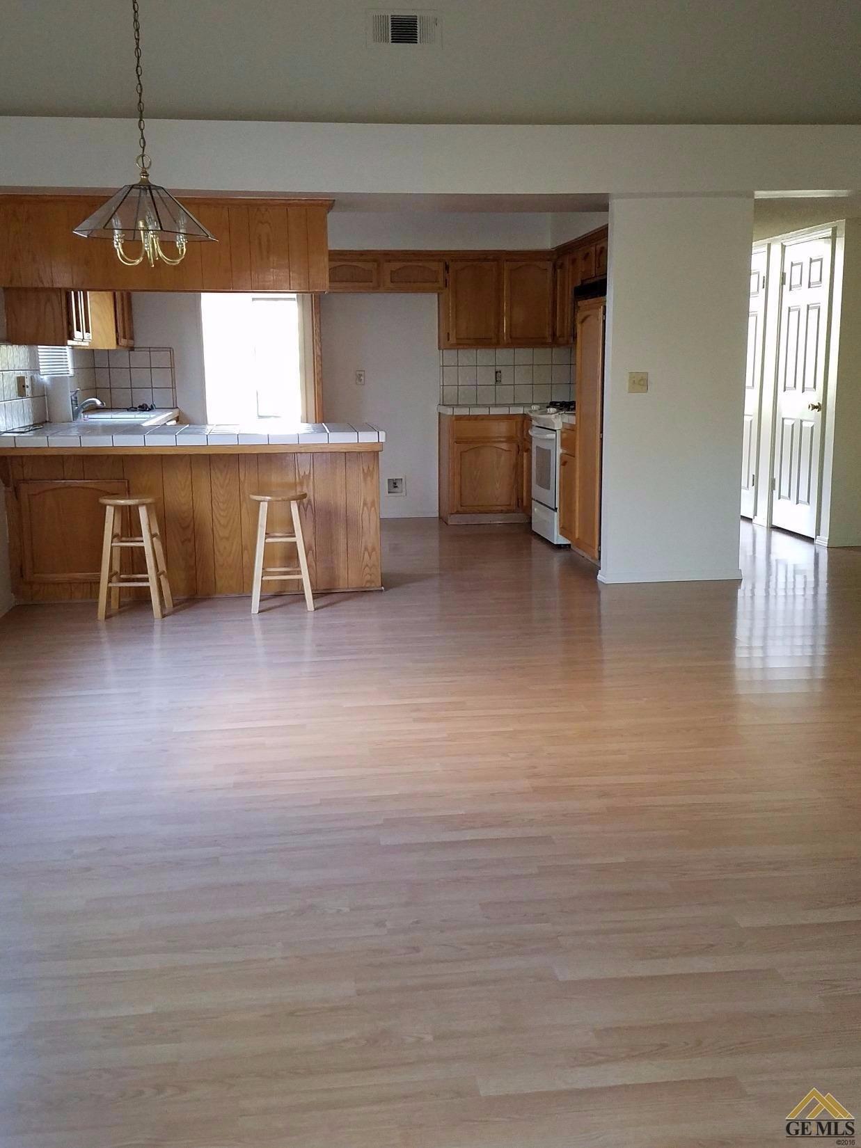 4113 Northwind Dr, Bakersfield, CA 93313 photo 2