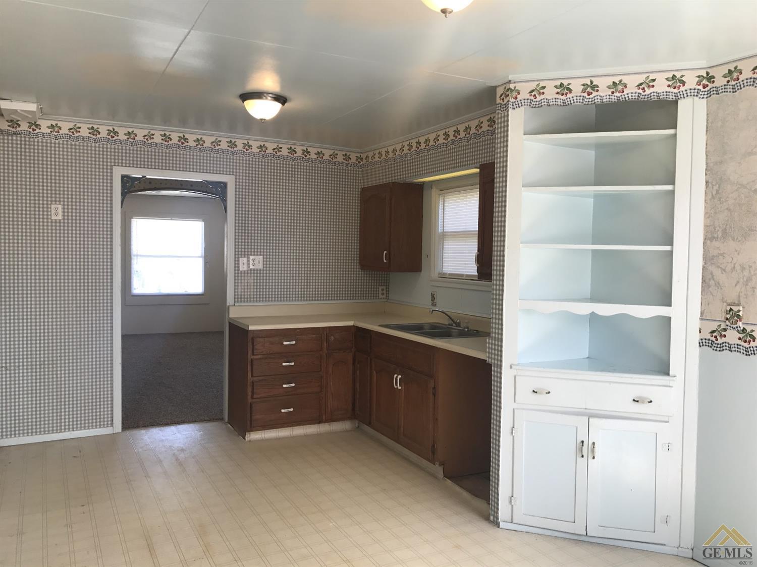 211 B St, Taft, CA 93268 photo 8