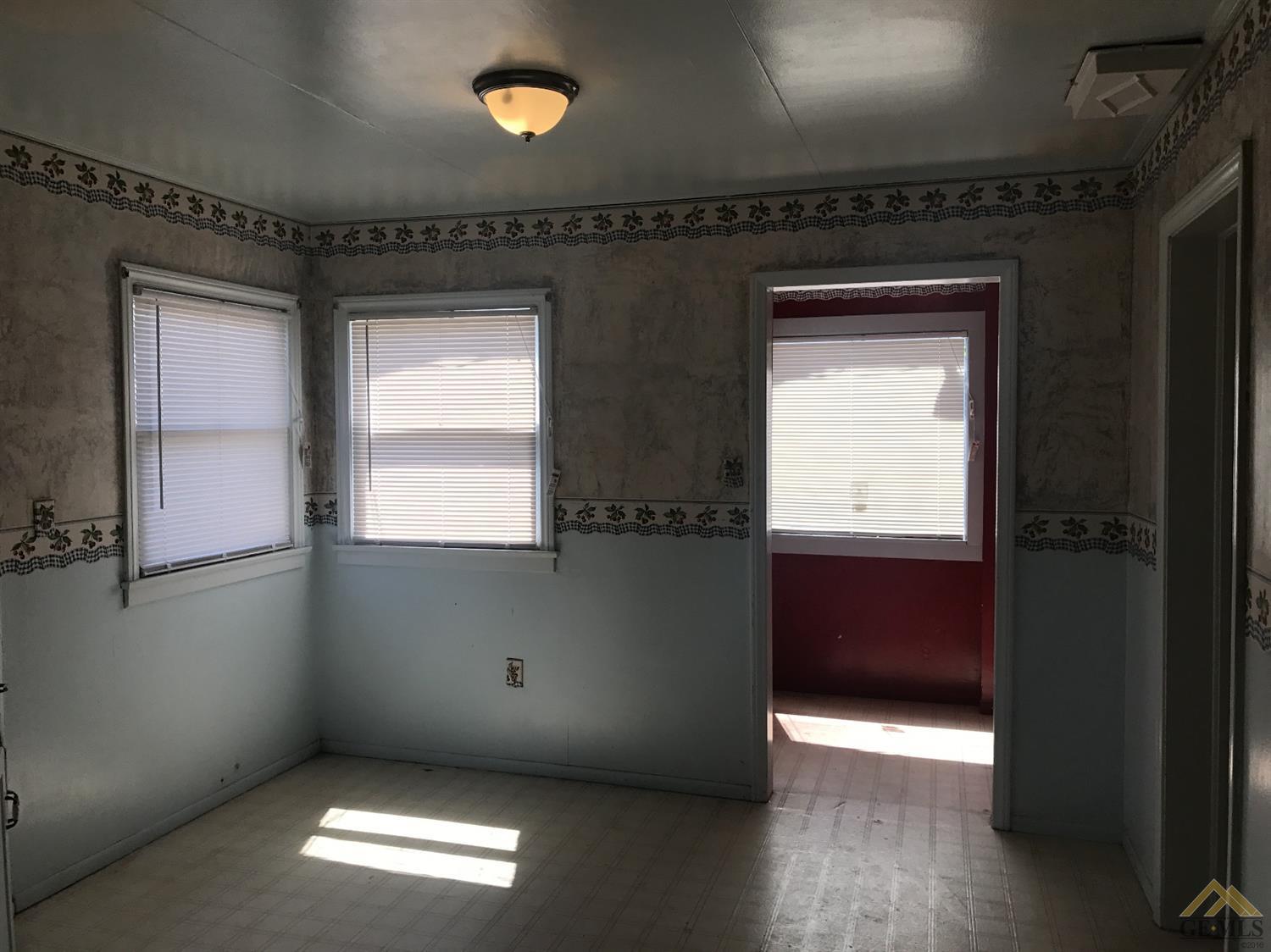 211 B St, Taft, CA 93268 photo 9