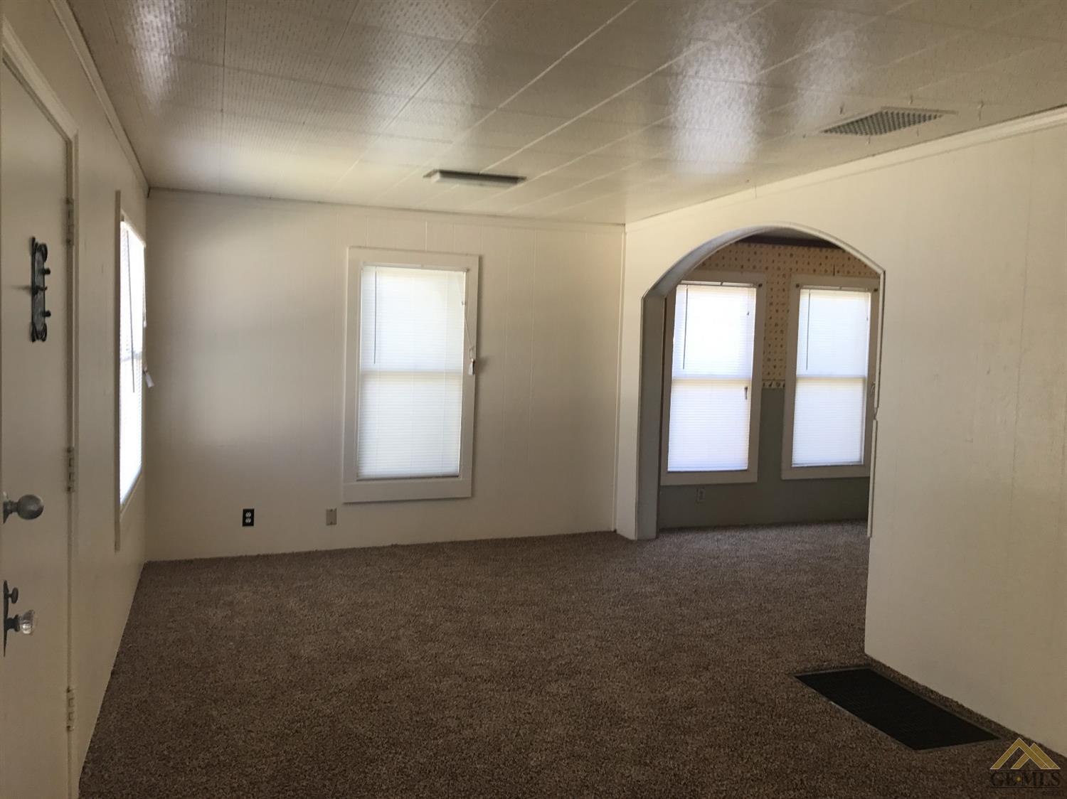 211 B St, Taft, CA 93268 photo 3