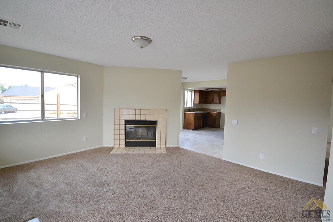 19801 Sun Ct, Tehachapi, CA 93561 photo 2
