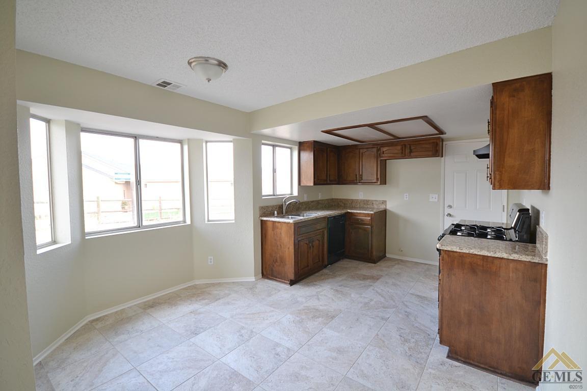 19801 Sun Ct, Tehachapi, CA 93561 photo 4