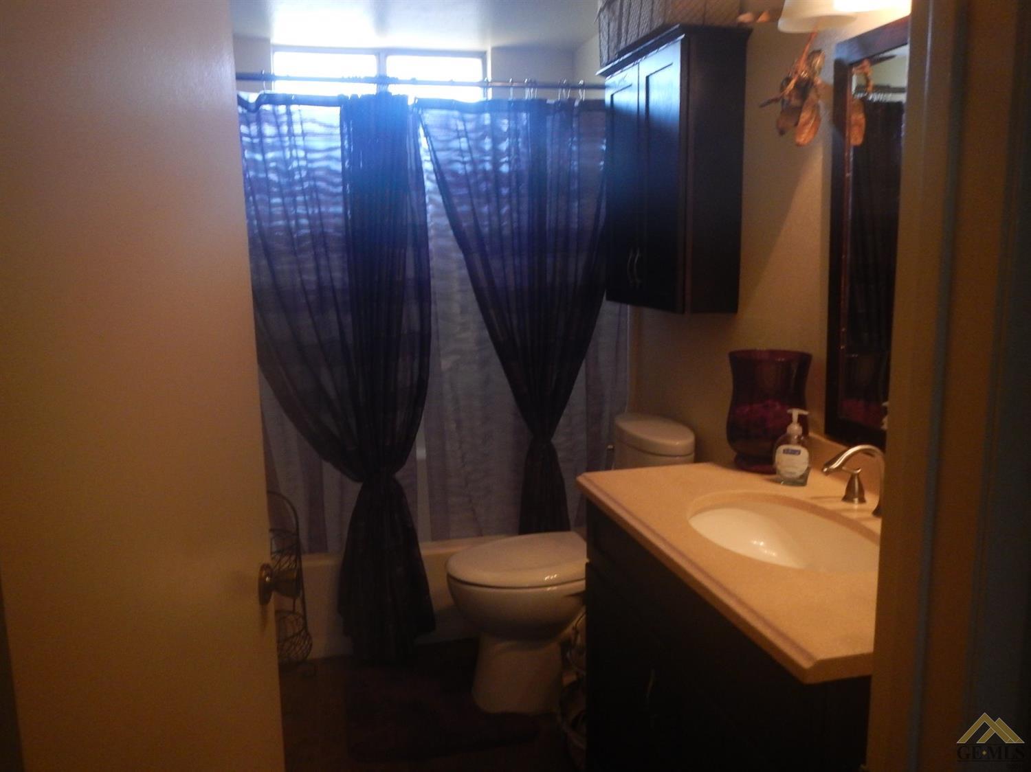 4300 Rosewall St, Bakersfield, CA 93313 photo 15