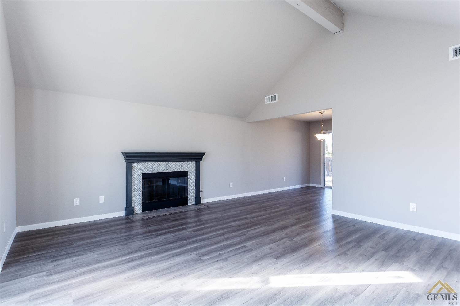 21200 Woodford Tehachapi Rd, Tehachapi, CA 93561 photo 3