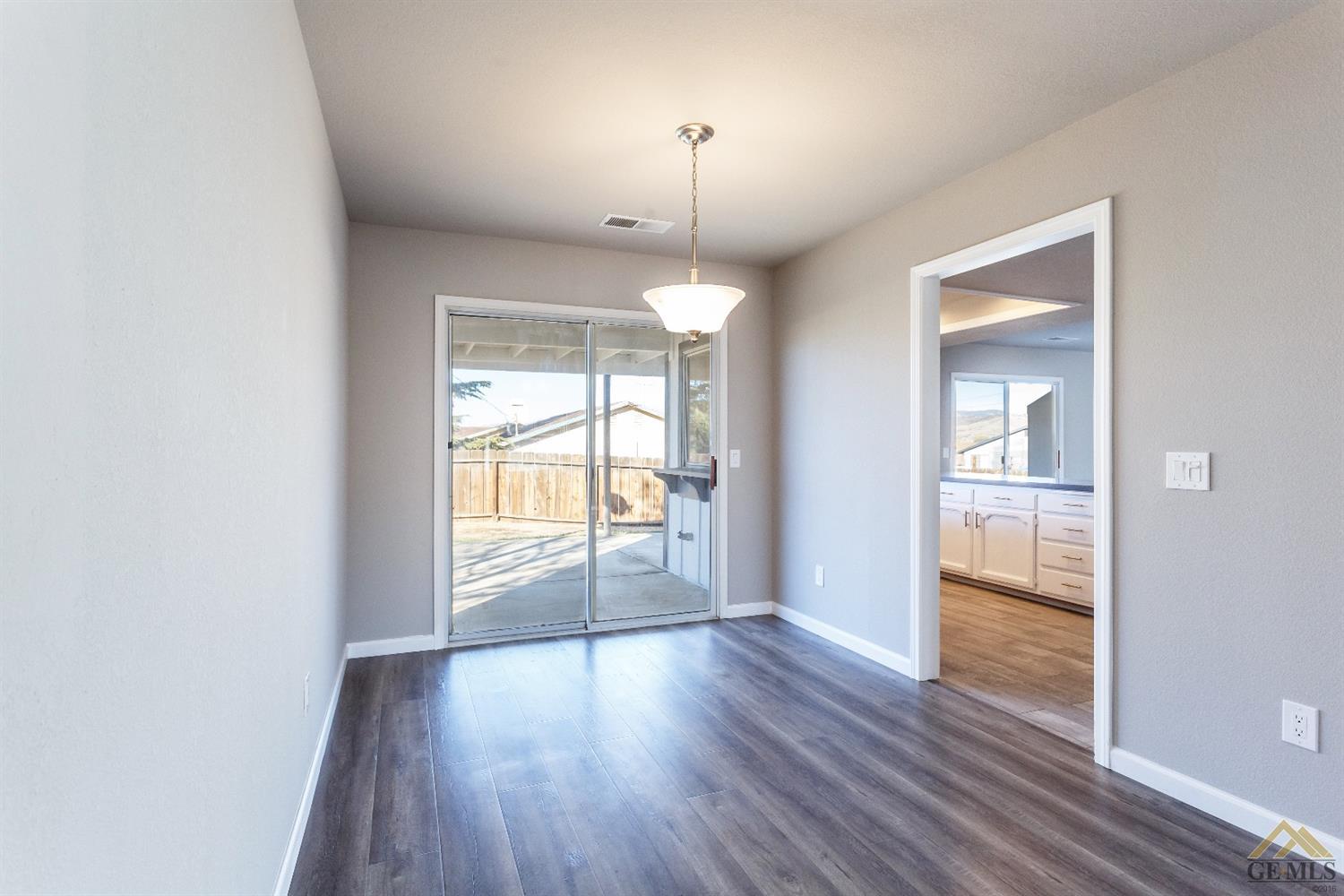 21200 Woodford Tehachapi Rd, Tehachapi, CA 93561 photo 5