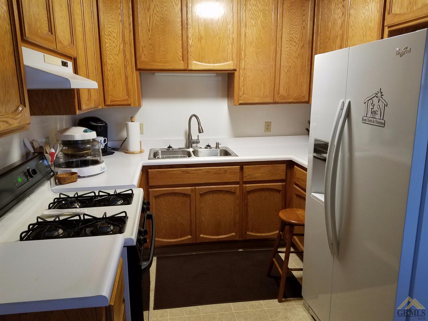 438 Curtis Ave, Shafter, CA 93263 photo 3