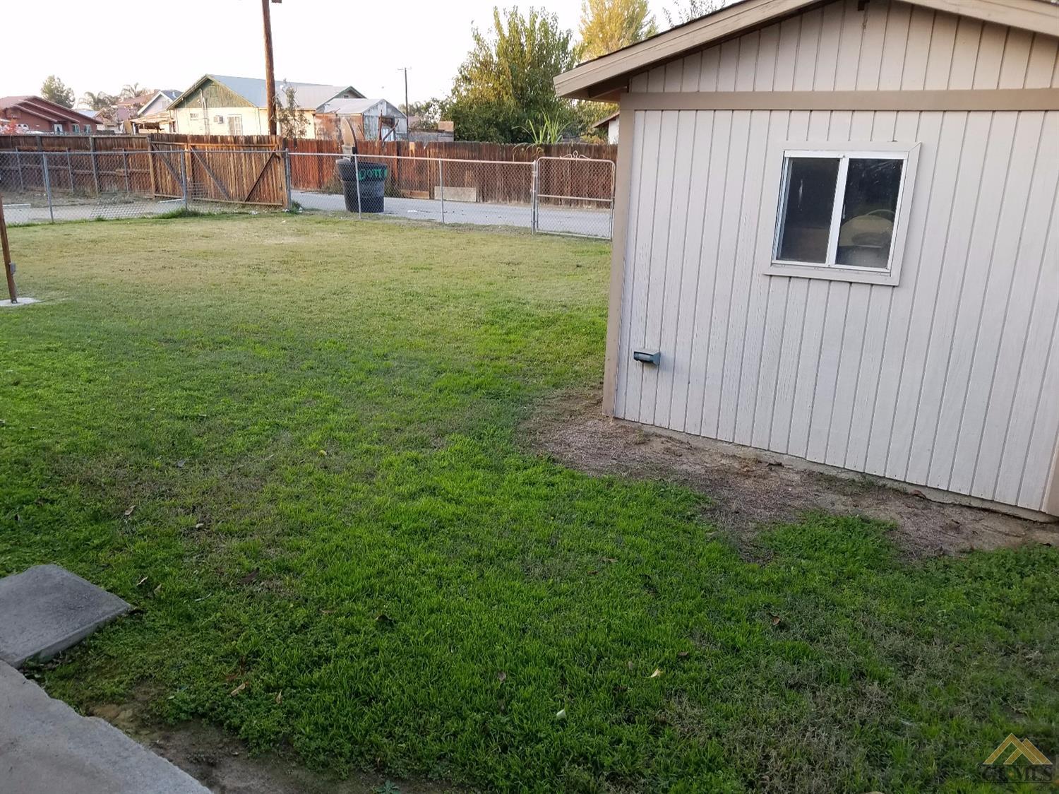 438 Curtis Ave, Shafter, CA 93263 photo 2