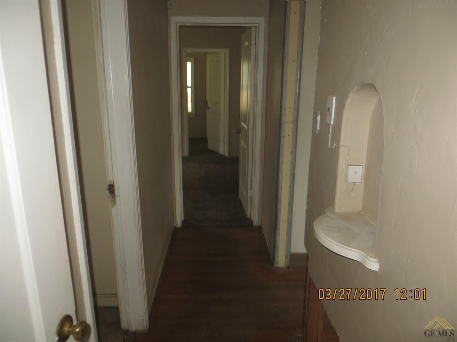 806 E 19th St, Bakersfield, CA 93305 photo 10