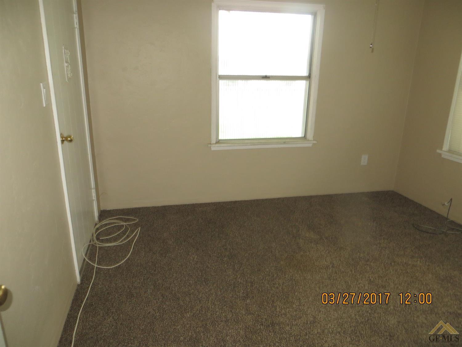 806 E 19th St, Bakersfield, CA 93305 photo 8