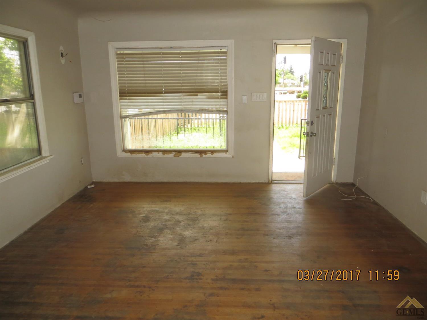 806 E 19th St, Bakersfield, CA 93305 photo 4