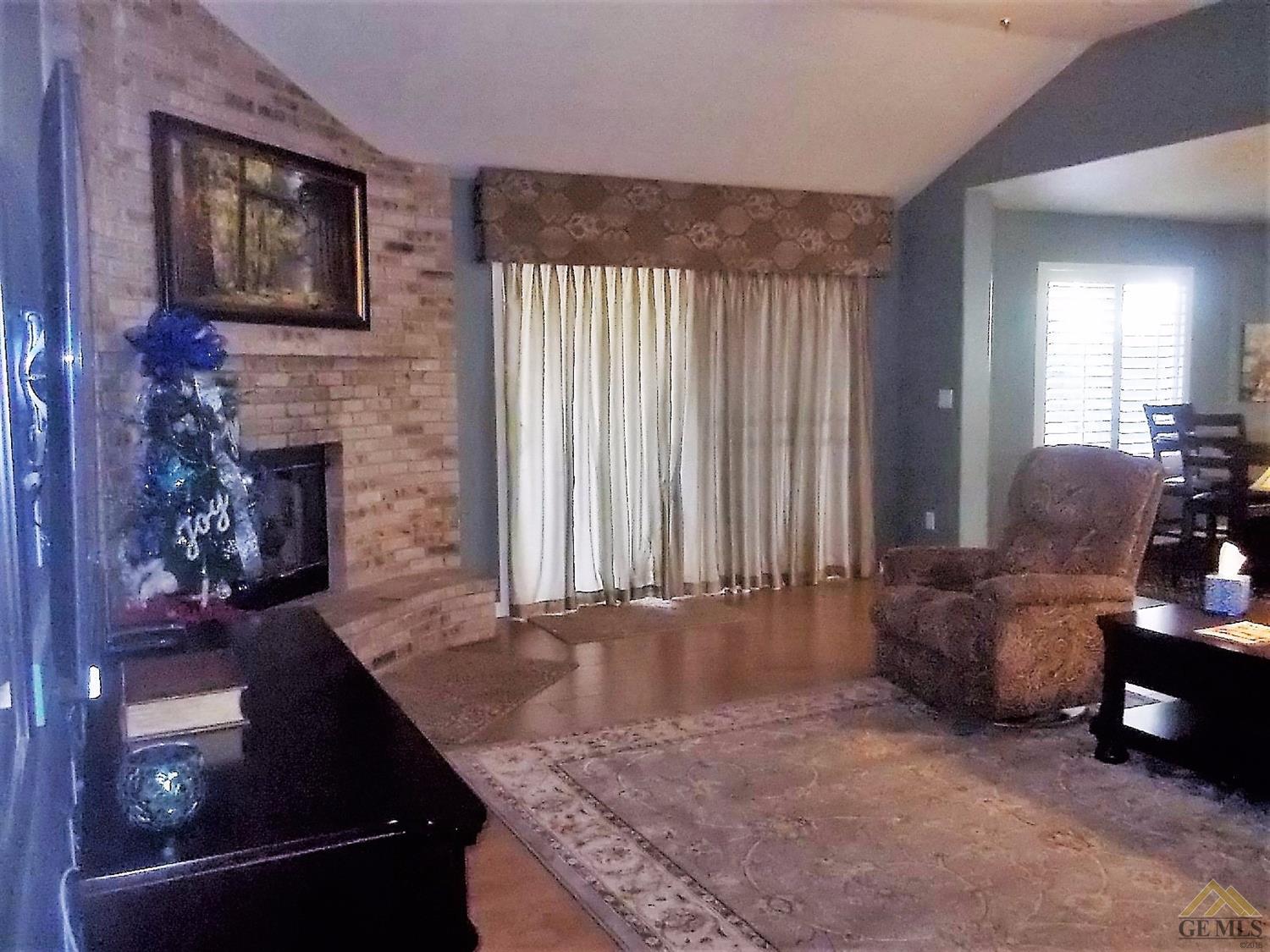 709 Faversham Way, Bakersfield, CA 93311 photo 5