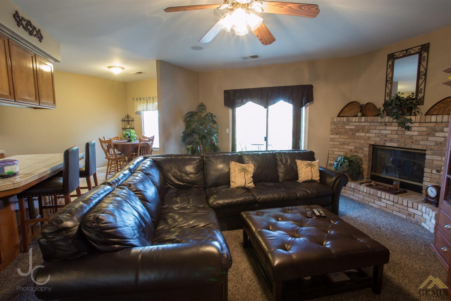 9802 Commodore Dr, Bakersfield, CA 93312 photo 5