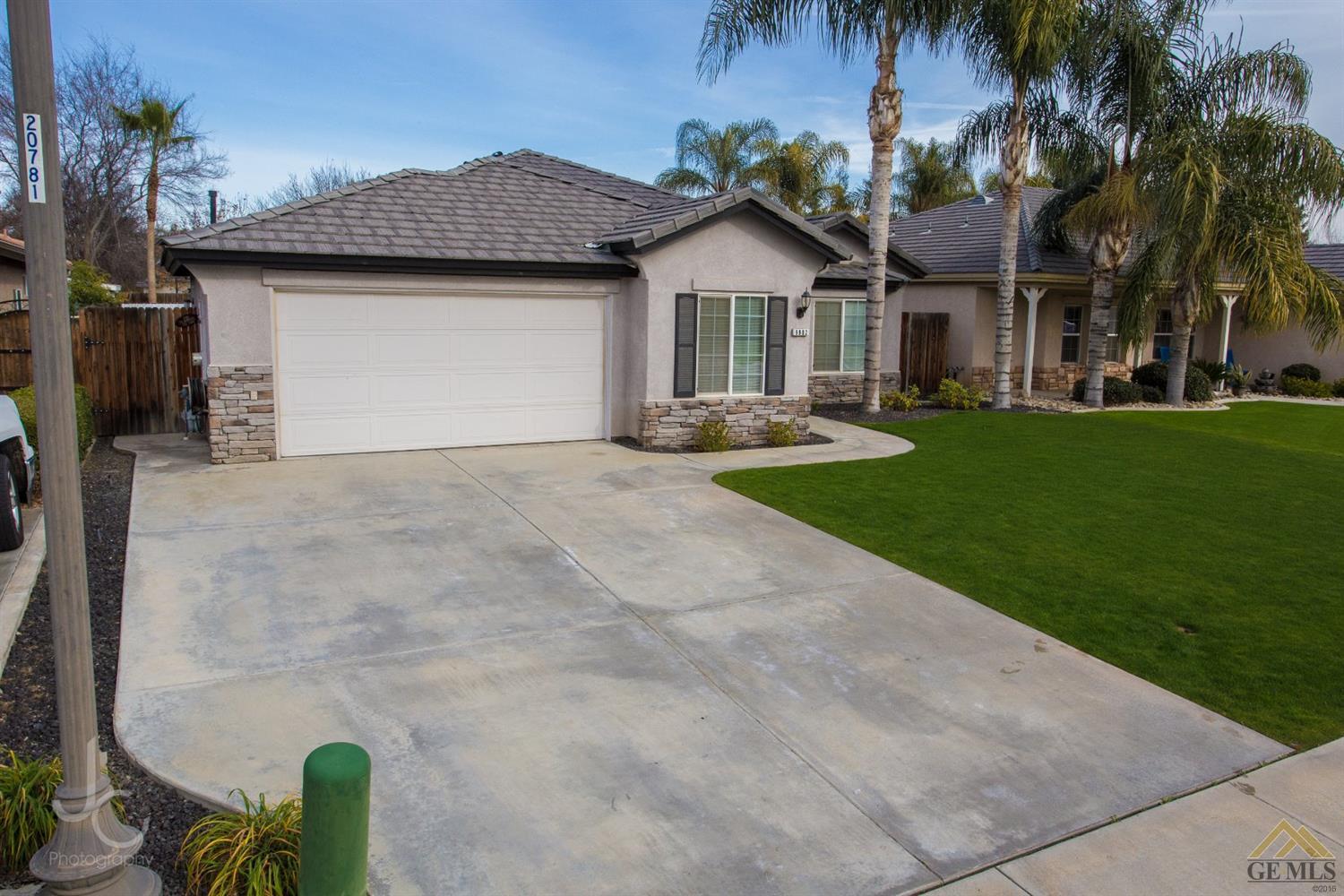9802 Commodore Dr, Bakersfield, CA 93312 photo 3