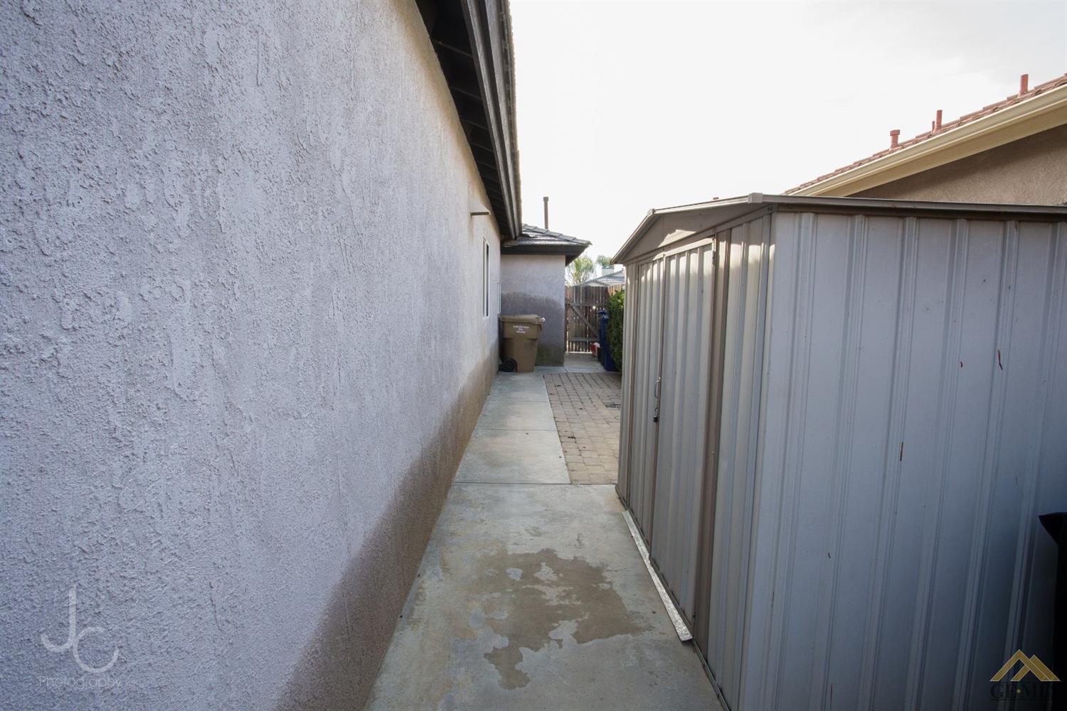 9802 Commodore Dr, Bakersfield, CA 93312 photo 26