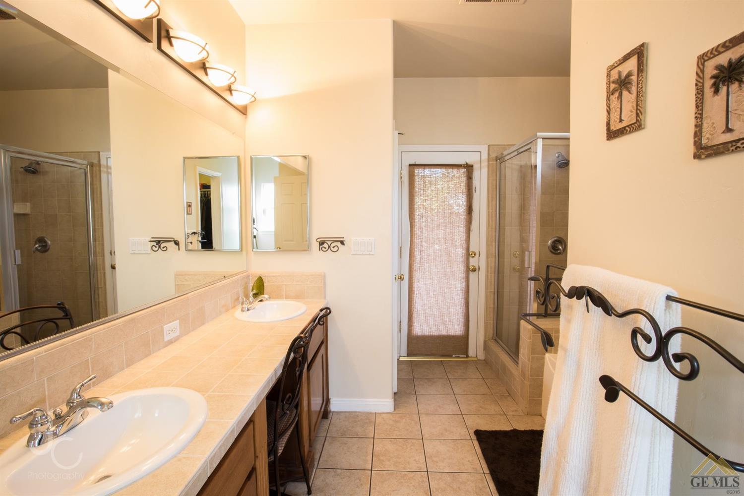9802 Commodore Dr, Bakersfield, CA 93312 photo 16