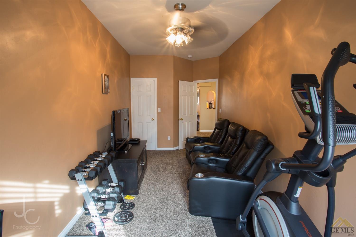 9802 Commodore Dr, Bakersfield, CA 93312 photo 8